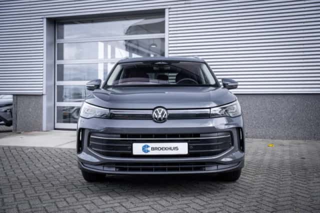 Volkswagen Tiguan (2025) thumbnail 4