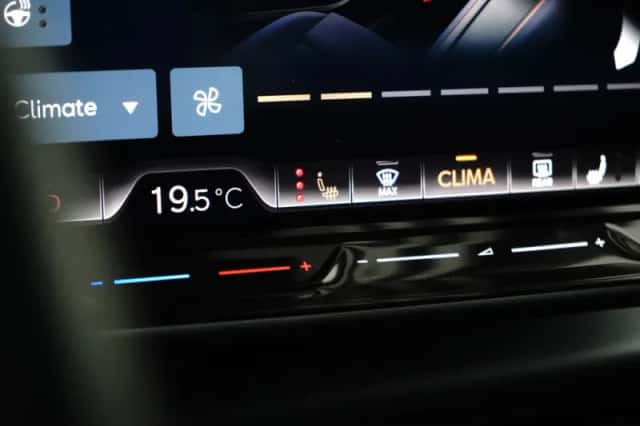 CUPRA Born (2024) thumbnail 24