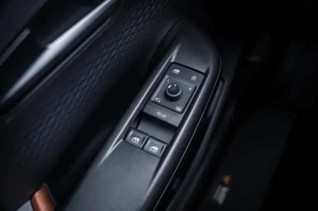 CUPRA Born (2024) thumbnail 20