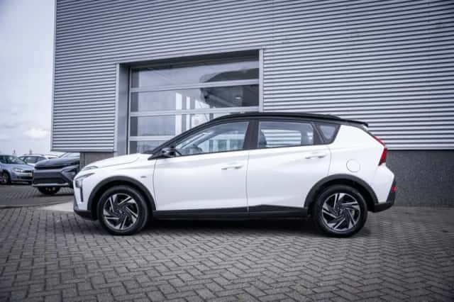 Hyundai BAYON (2024) thumbnail 2