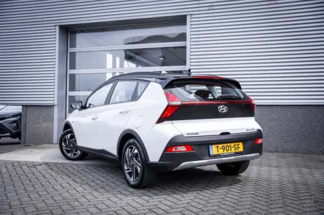 Hyundai BAYON (2024) thumbnail 3