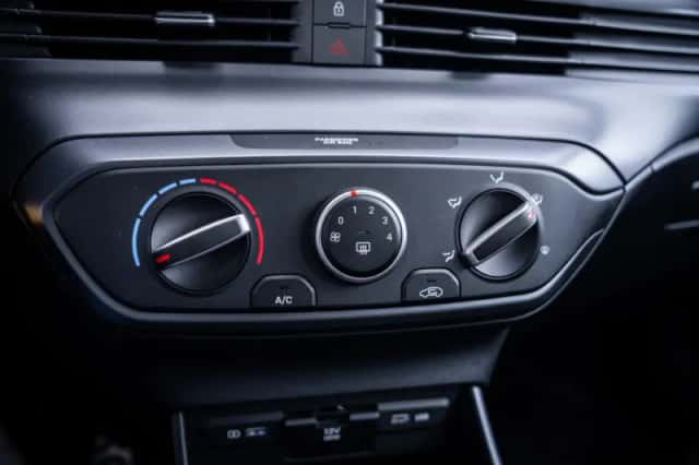 Hyundai BAYON (2024) thumbnail 24
