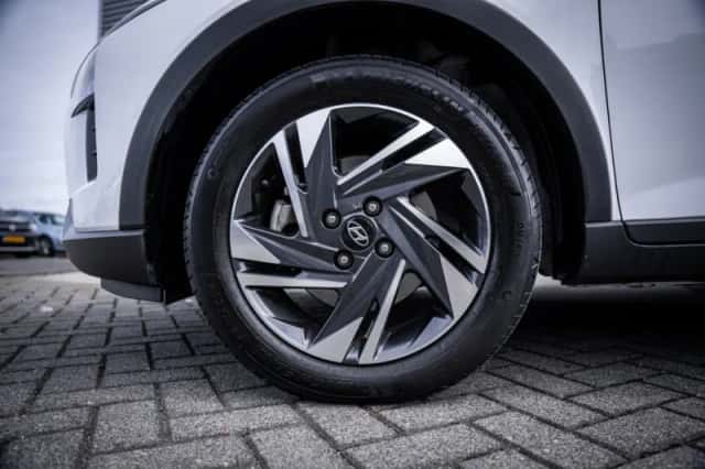 Hyundai BAYON (2024) thumbnail 8