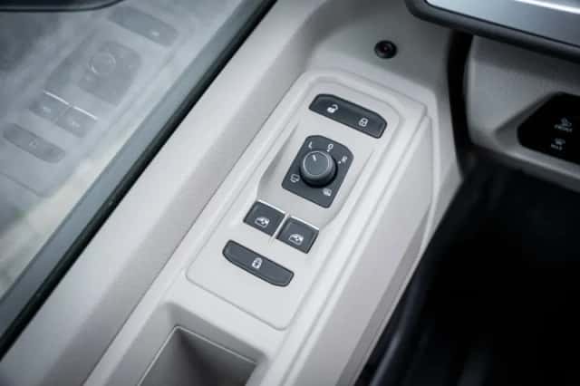 Volkswagen California (2025) thumbnail 23