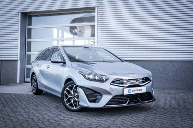 Kia Ceed Sportswagon (2023) thumbnail 2