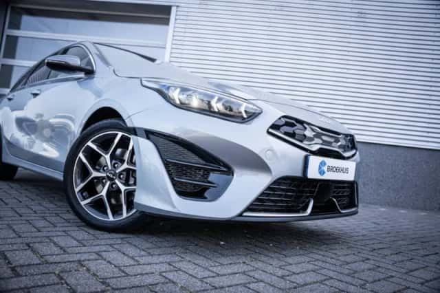 Kia Ceed Sportswagon (2023) thumbnail 3