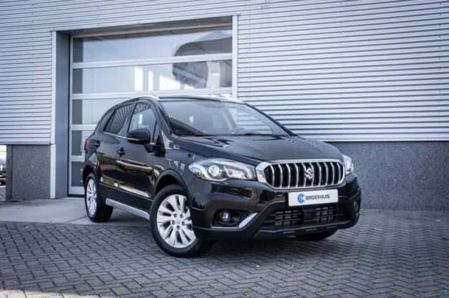 Suzuki S-Cross (2021) thumbnail 2