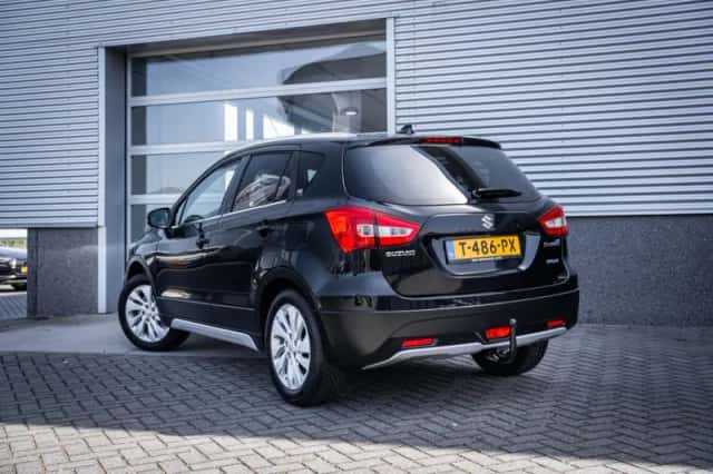 Suzuki S-Cross (2021) thumbnail 11
