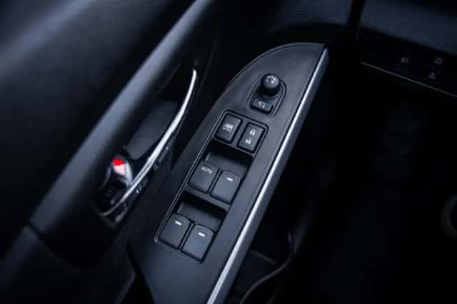 Suzuki S-Cross (2021) thumbnail 20