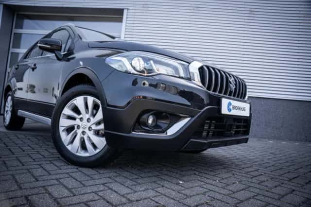 Suzuki S-Cross (2021) thumbnail 3