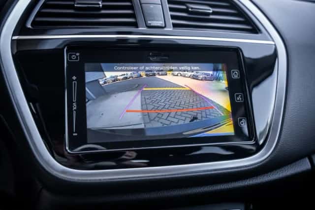Suzuki S-Cross (2021) thumbnail 23
