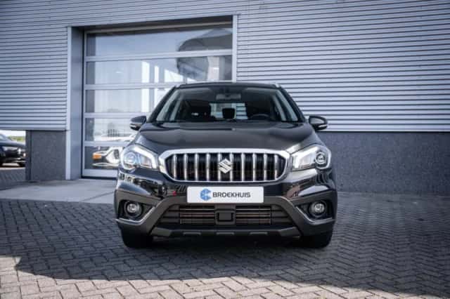 Suzuki S-Cross (2021) thumbnail 4