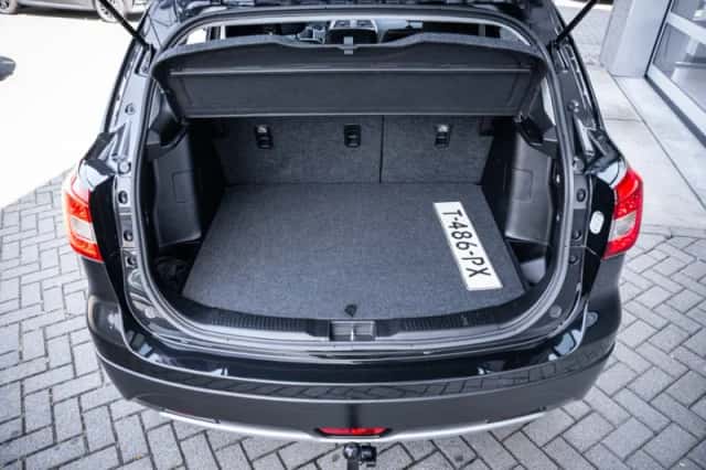 Suzuki S-Cross (2021) thumbnail 10