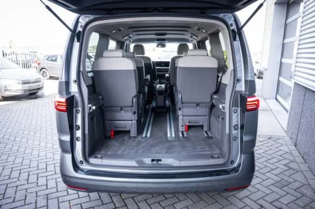 Volkswagen Multivan (2024) thumbnail 11