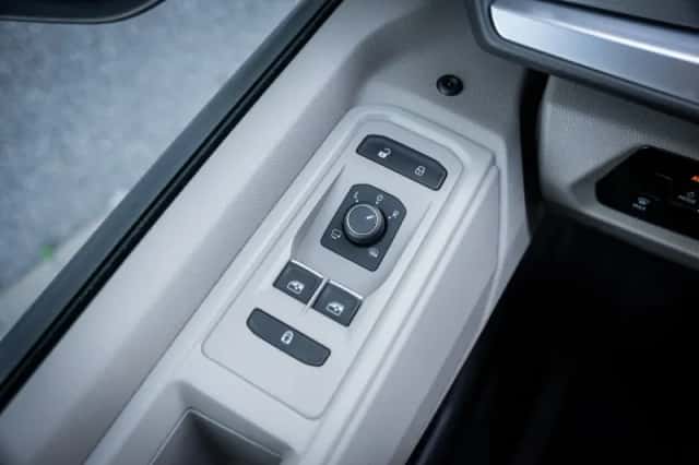 Volkswagen Multivan (2024) thumbnail 21