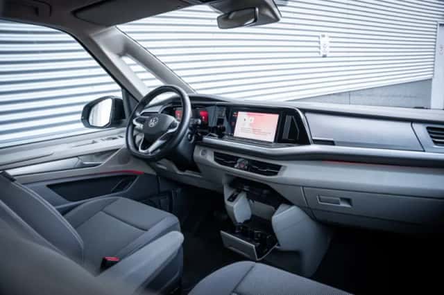 Volkswagen Multivan (2024) thumbnail 30