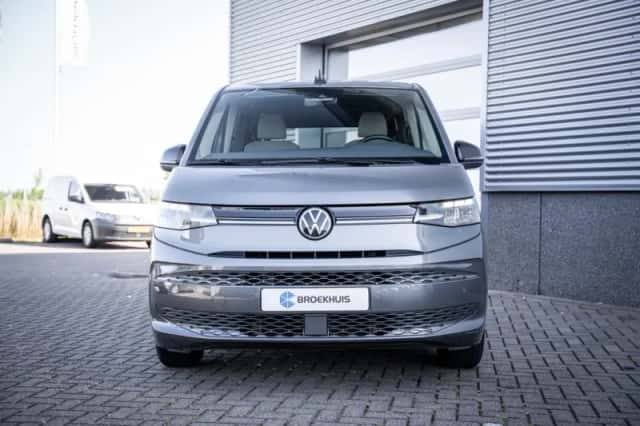 Volkswagen Multivan (2024) thumbnail 4