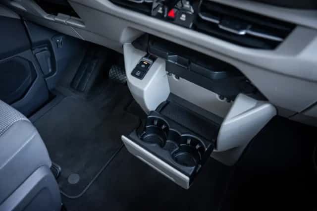 Volkswagen Multivan (2024) thumbnail 32