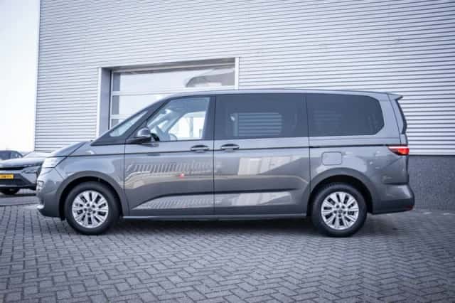 Volkswagen Multivan (2024) thumbnail 6