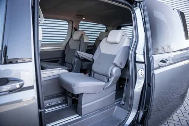Volkswagen Multivan (2024) thumbnail 9