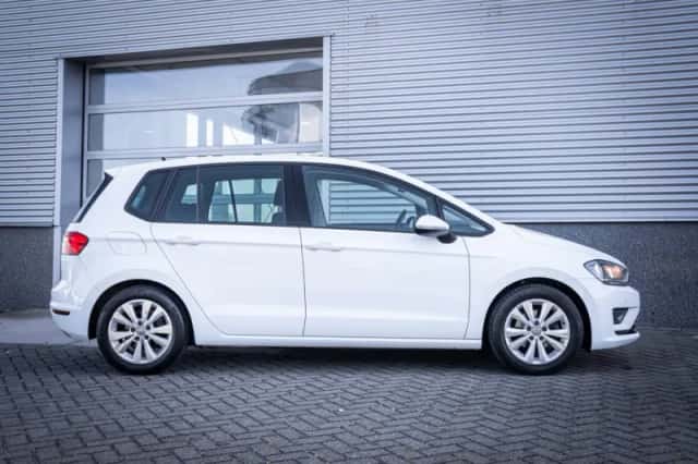Volkswagen Golf (2016) thumbnail 16