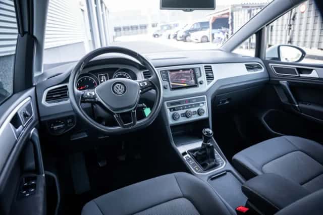 Volkswagen Golf (2016) thumbnail 26