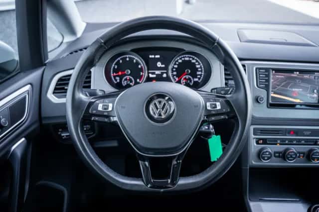 Volkswagen Golf (2016) thumbnail 28