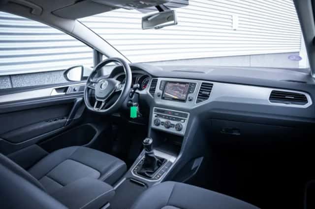 Volkswagen Golf (2016) thumbnail 31
