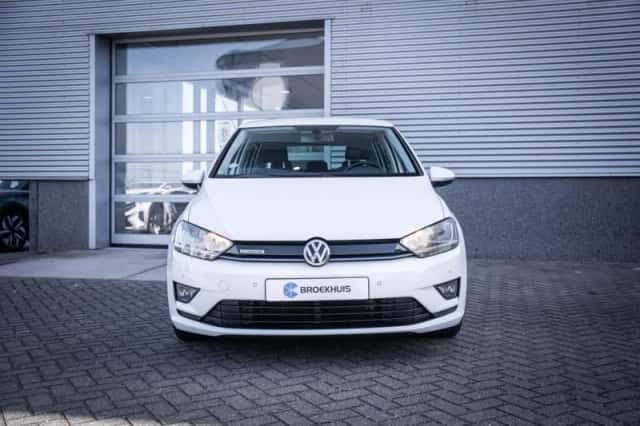 Volkswagen Golf (2016) thumbnail 5
