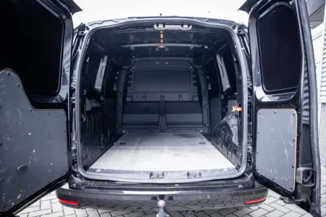 Volkswagen Caddy (2024) thumbnail 3