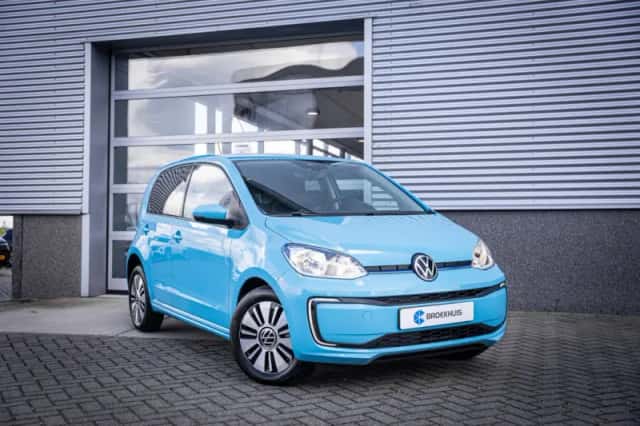 Volkswagen E-up! (2022) thumbnail 2