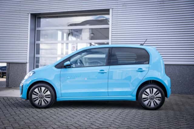 Volkswagen E-up! (2022) thumbnail 6