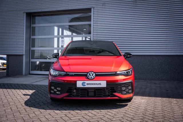 Volkswagen Golf (2025) thumbnail 6