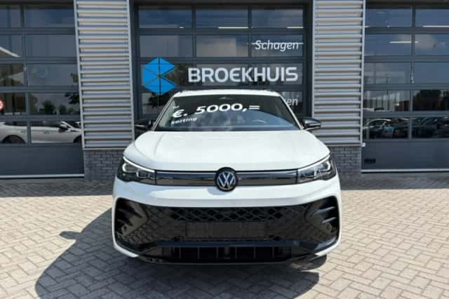 Volkswagen Tiguan (2026) thumbnail 3