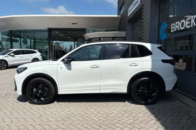 Volkswagen Tiguan (2026) thumbnail 6