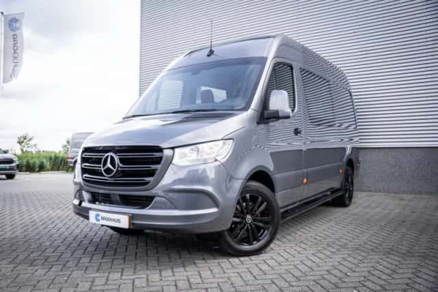Mercedes-Benz Sprinter (2023) thumbnail 1