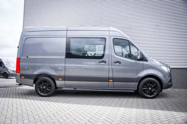 Mercedes-Benz Sprinter (2023) thumbnail 2