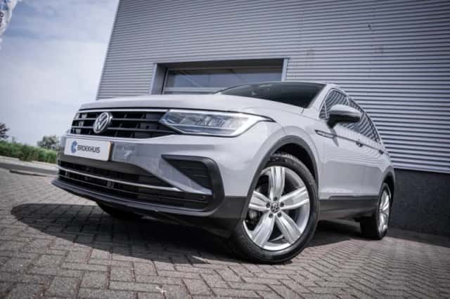 Volkswagen Tiguan (2022) thumbnail 2