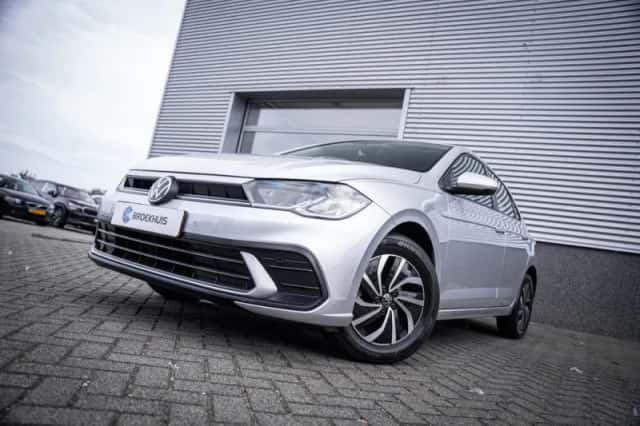 Volkswagen Polo (2023) thumbnail 2