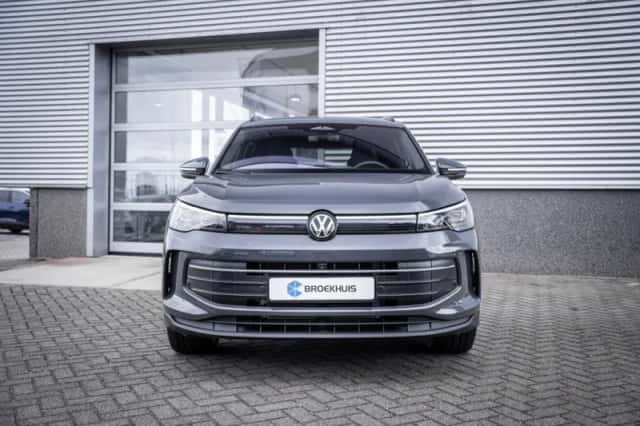 Volkswagen Tiguan (2026) thumbnail 3