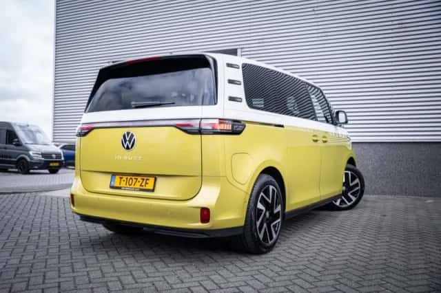 Volkswagen ID. Buzz (2023) thumbnail 3
