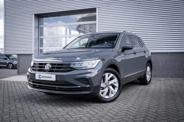 Volkswagen Tiguan (2023) thumbnail 1