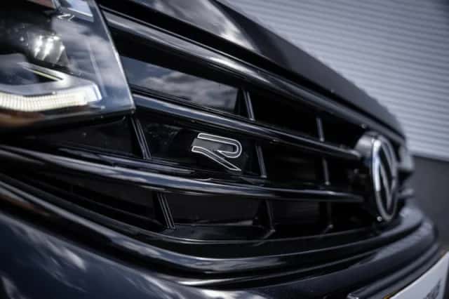 Volkswagen Tiguan (2023) thumbnail 4