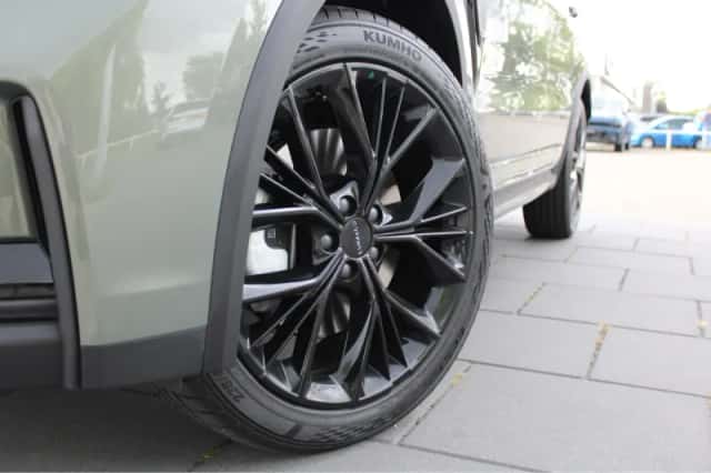 Lynk & Co 01 (2026) thumbnail 4