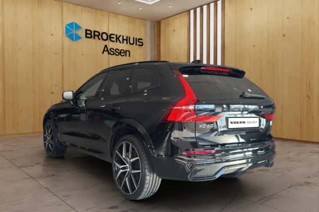 Volvo XC60 (2024) thumbnail 3