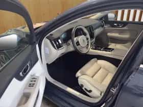 Volvo V60 (2021) thumbnail 6