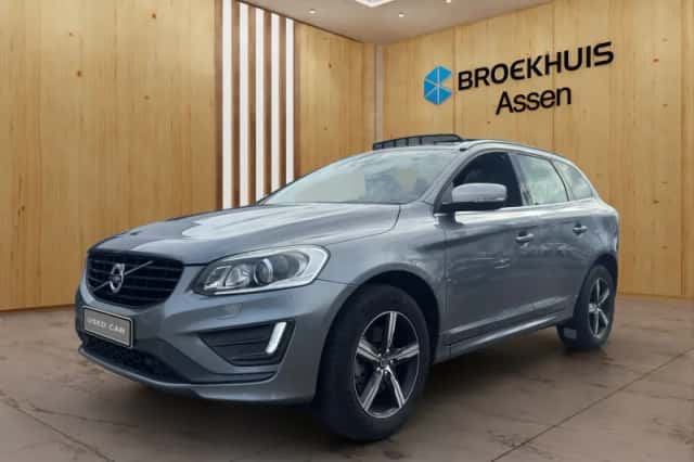 Volvo XC60 (2016) thumbnail 1