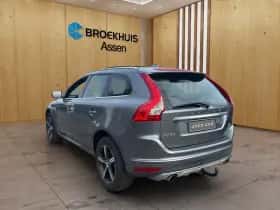 Volvo XC60 (2016) thumbnail 2