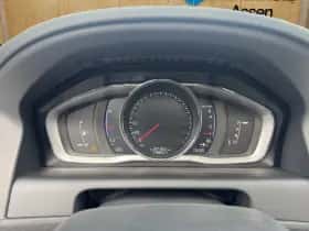 Volvo XC60 (2016) thumbnail 12