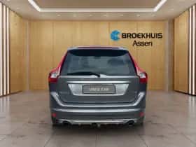 Volvo XC60 (2016) thumbnail 3
